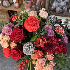 Grande Classic Christmas Bouquet 