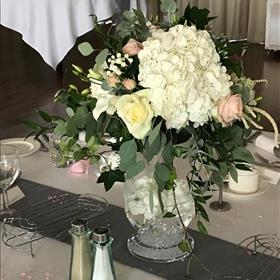 fwthumb11-hydrangea-table-decoration.jpg