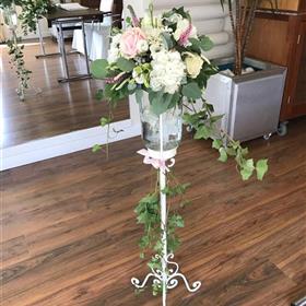 fwthumb11-pink-white-ceremony-flowers.jpg