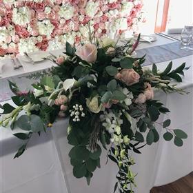 fwthumb11-top-table-with-flowerwall.jpg